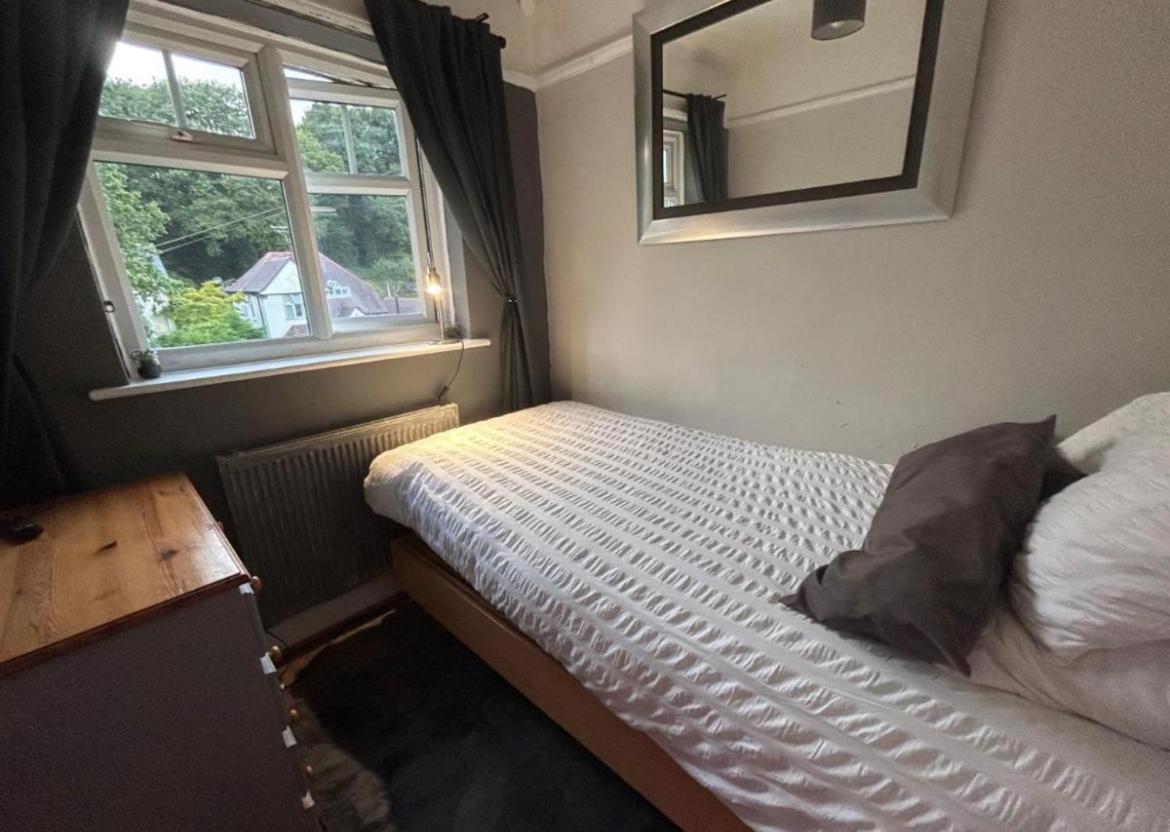 Redditch Rest Near Town Centre & Transport Links Apartment Exterior photo